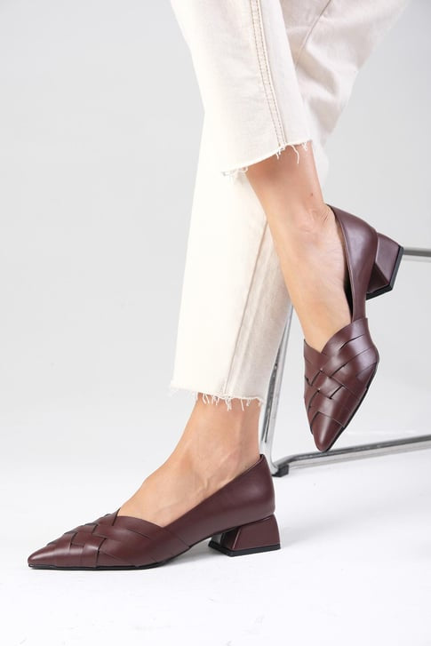 حذاء بكعب قصير - لون بورغندي