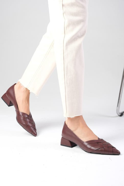 حذاء بكعب قصير - لون بورغندي