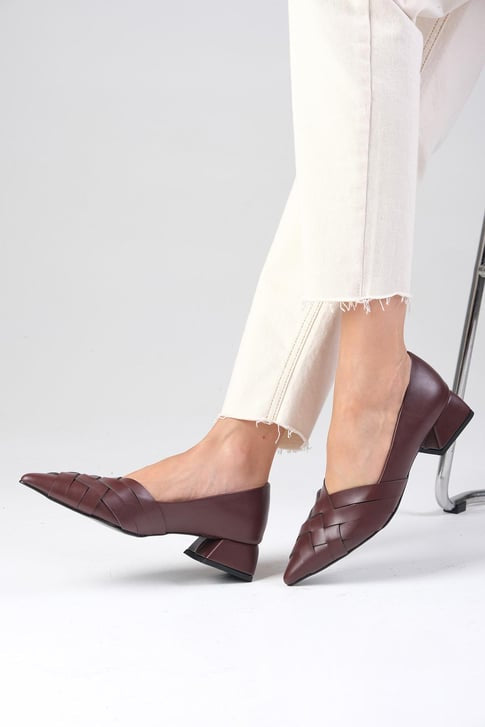 حذاء بكعب قصير - لون بورغندي