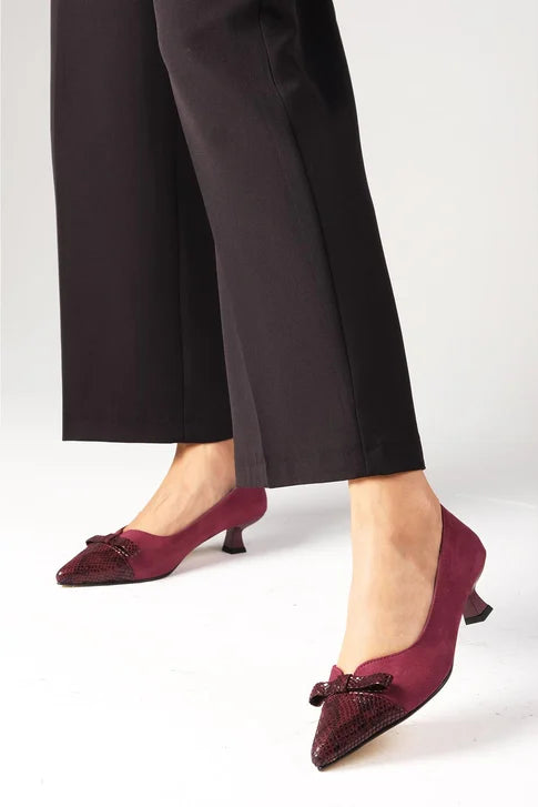 حذاء مخمل كعب قصير لون بوردو