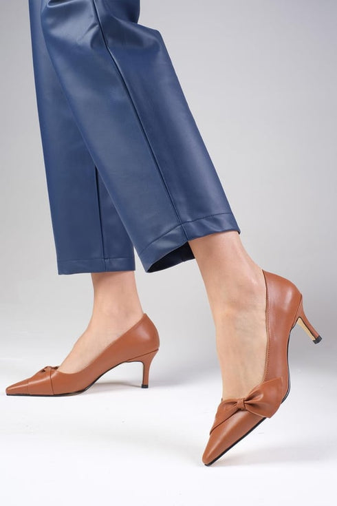 حذاء كعب عالي لون عسلي