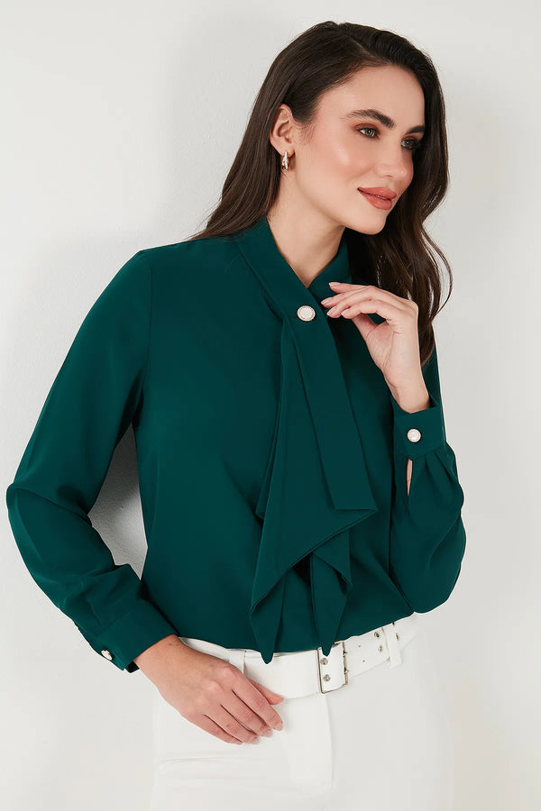 قميص نسائي لون أخضر