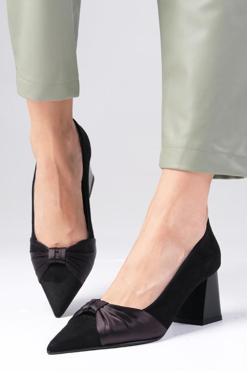 حذاء بكعب عالي لون أسود