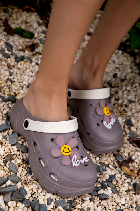 سليبر نسائي بيج عملي للطبيبات والممرضات