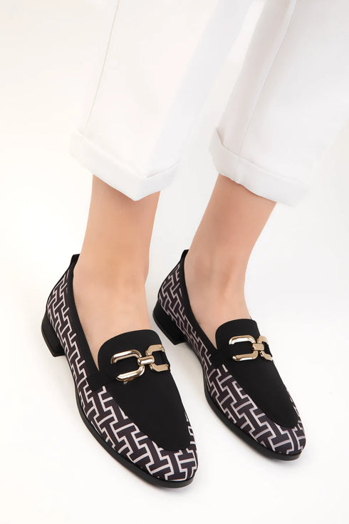 حذاء كاجوال نسائي أسود