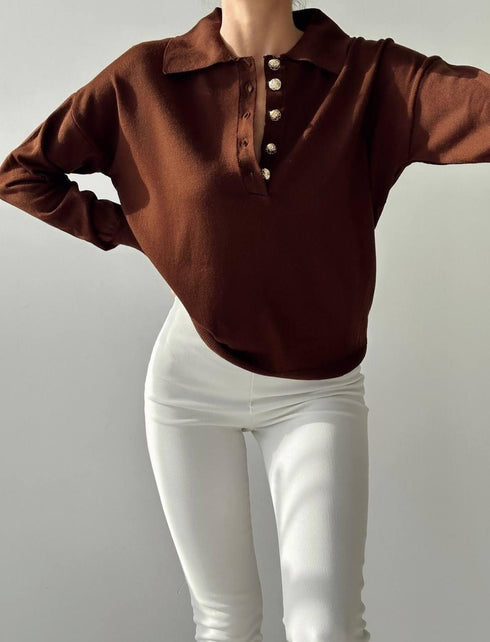 Polo Neck Gold Buttoned Knitwear - BROWN