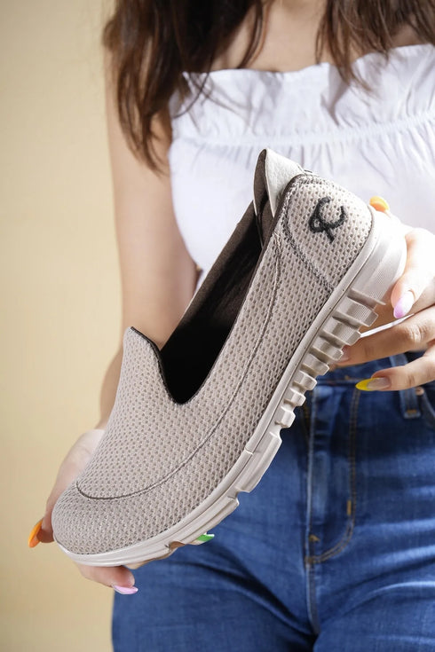 حذاء رياضي نسائي - بيج