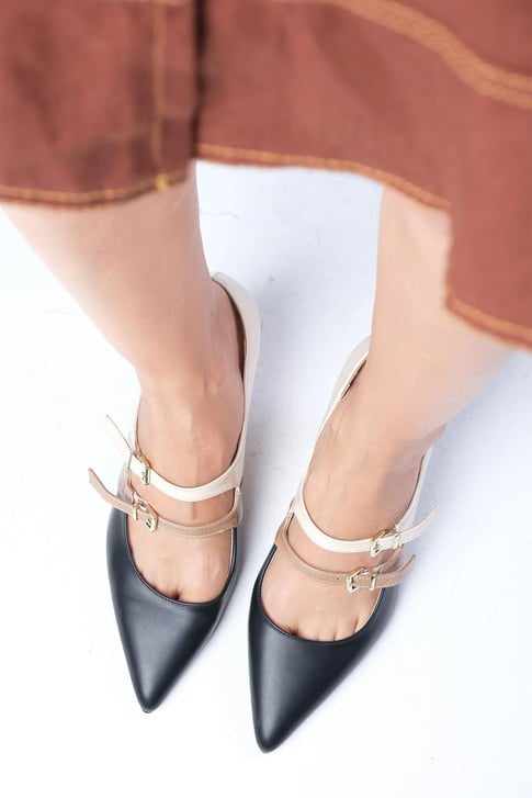 حذاء بكعب عالي لون أسود