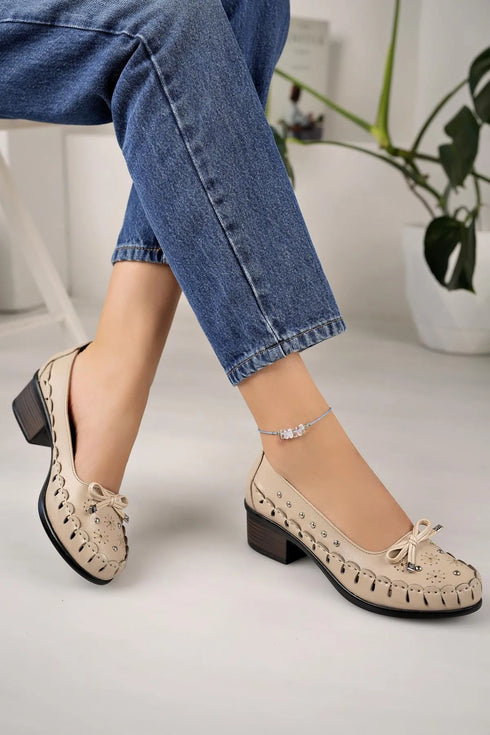 حذاء من الجلد الحقيقي لون بيج