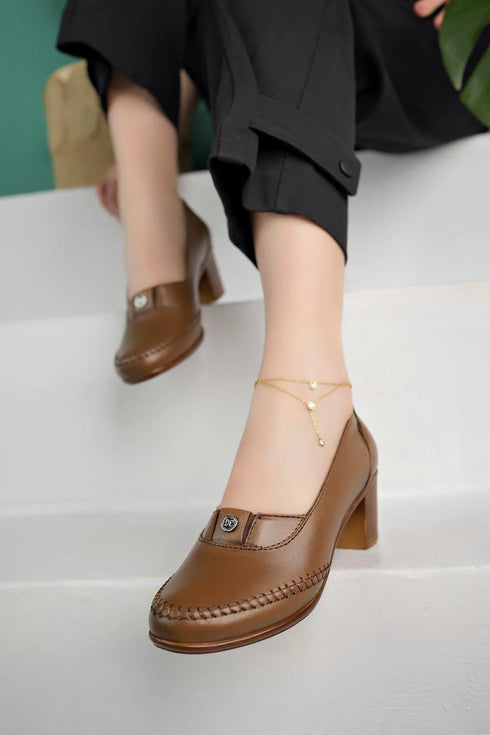 حذاء من الجلد الحقيقي لون عسلي