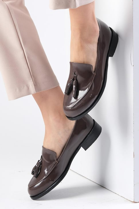 حذاء أكسفورد من الجلد لون بني