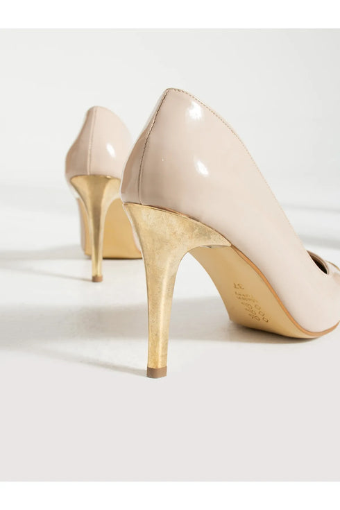 حذاء نسائي كعب عالي باللون الكريمي