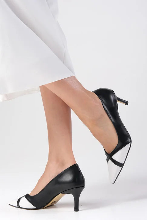 حذاء بكعب عالي لون أسود