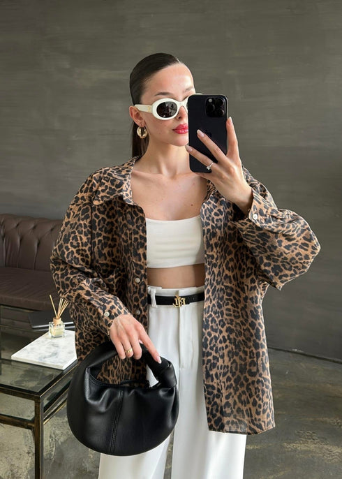 قميص بنقشة الليوبارد