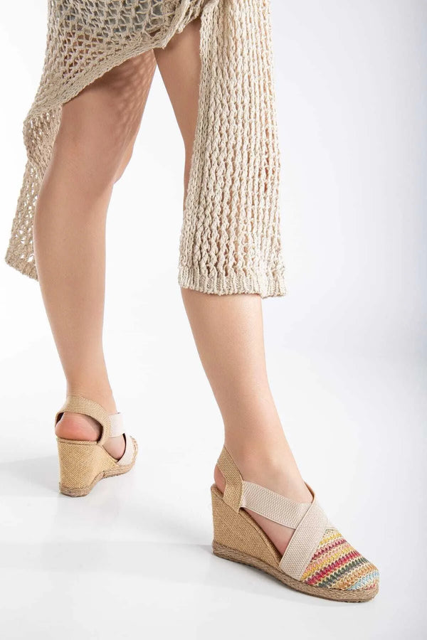 صندل نسائي ملون بكعب روكي