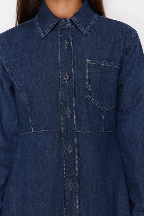 فستان جينز طويل باللون الأزرق الغامق