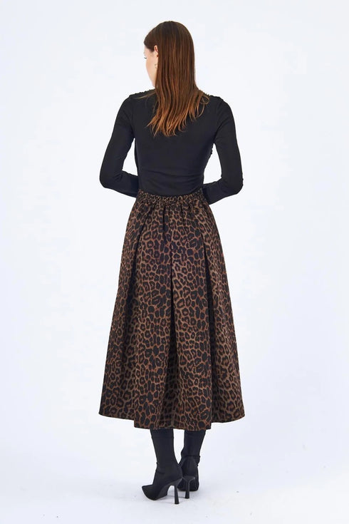 تنورة طويلة بنقشة تايجر