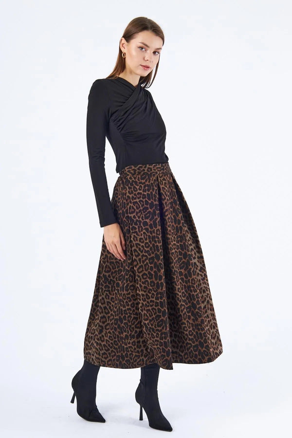 تنورة طويلة بنقشة تايجر