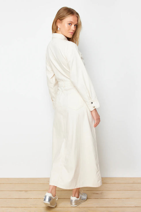 فستان ماكسي من الدنيم بلون إكرو