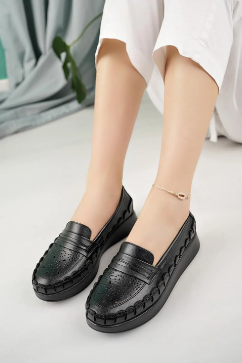 حذاء كاجوال من الجلد الحقيقي لون أسود