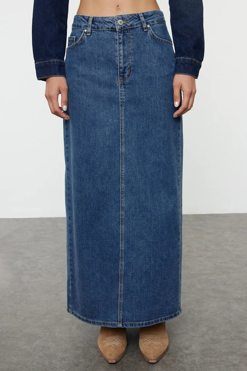 تنورة من الجينز لون أزرق