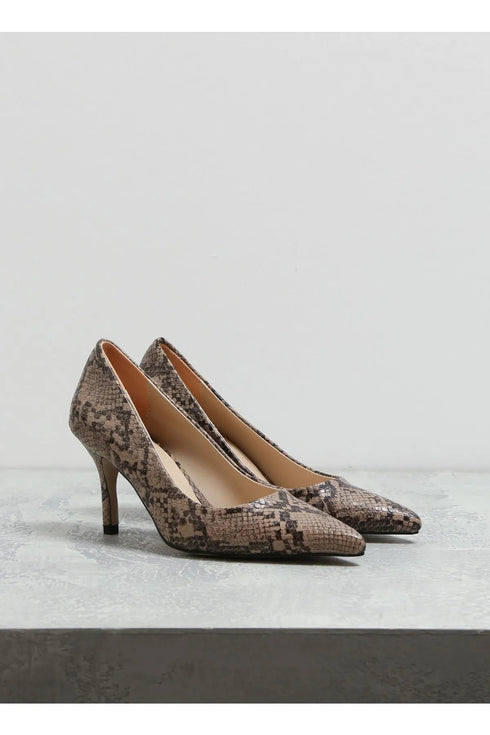 حذاء كعب عالي منقوش بجلد الافعى