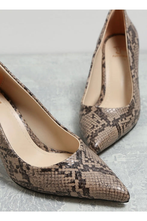 حذاء كعب عالي منقوش بجلد الافعى