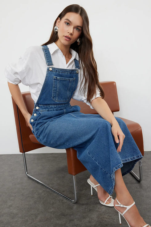 فستان طويل جينز باللون الأزرق