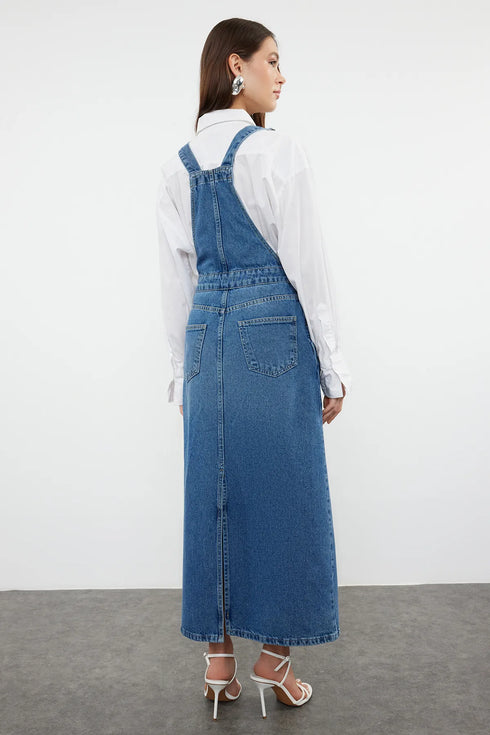 فستان طويل جينز باللون الأزرق