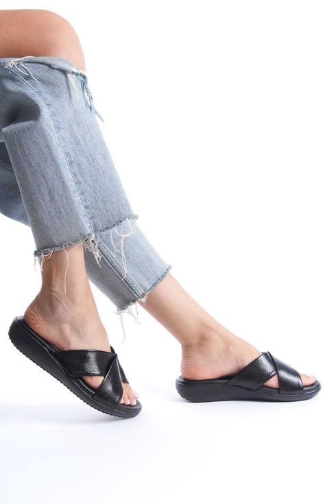 سليبر نسائي بكعب طبي لون أسود