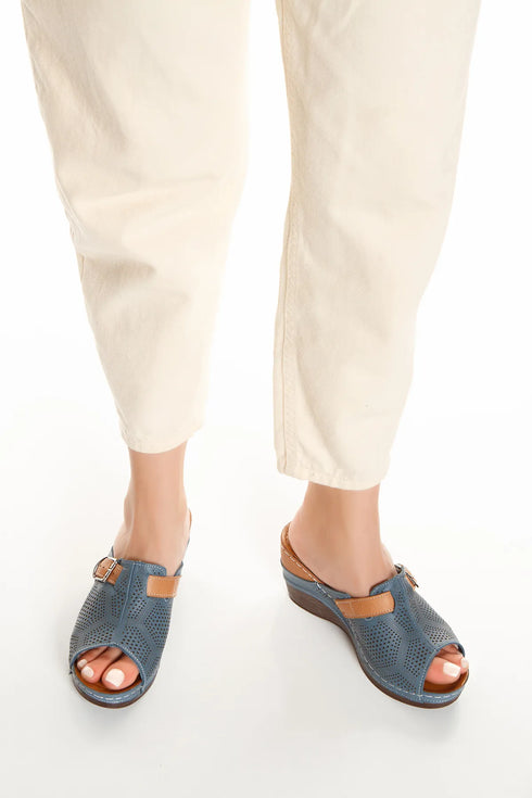 سليبر نسائي كعب عريض من الجلد الطبيعي