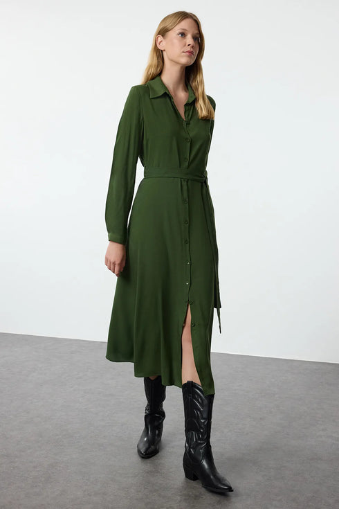 فستان من الفيسكوز باللون الأخضر الغامق