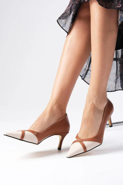 حذاء كعب عالي لون عسلي