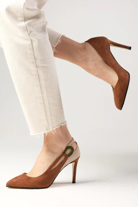 حذاء كعب عالي لون عسلي