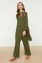 طقم تونيك وبنطلون بلون زيتي