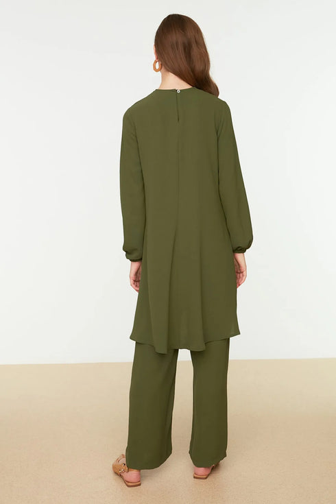 طقم تونيك وبنطلون بلون زيتي