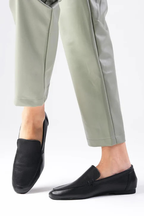 حذاء لوفر من الجلد الحقيقي بلون أسود