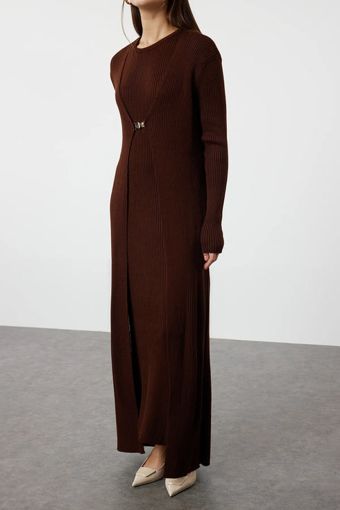 طقم نسائي تريكو قطعتين باللون البني