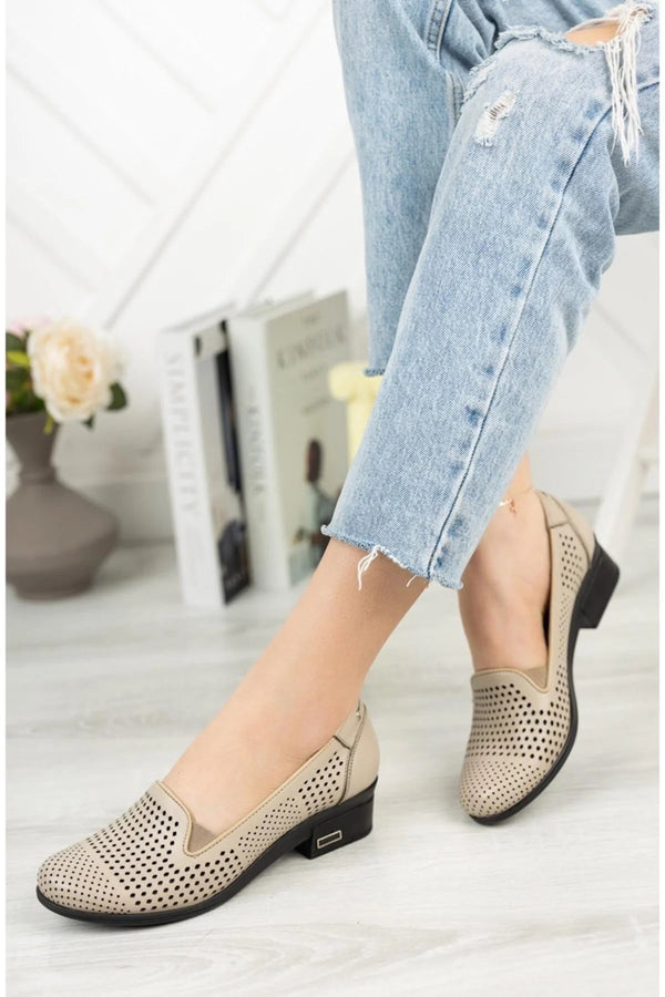 حذاء كاجوال جلد حقيقي لون بيج