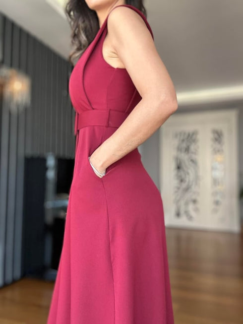 فستان بحزام لون خمري