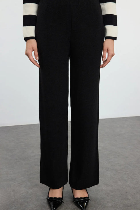 طقم كارديجان تريكو مخطط باللون الأسود