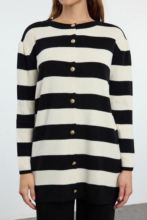 طقم كارديجان تريكو مخطط باللون الأسود