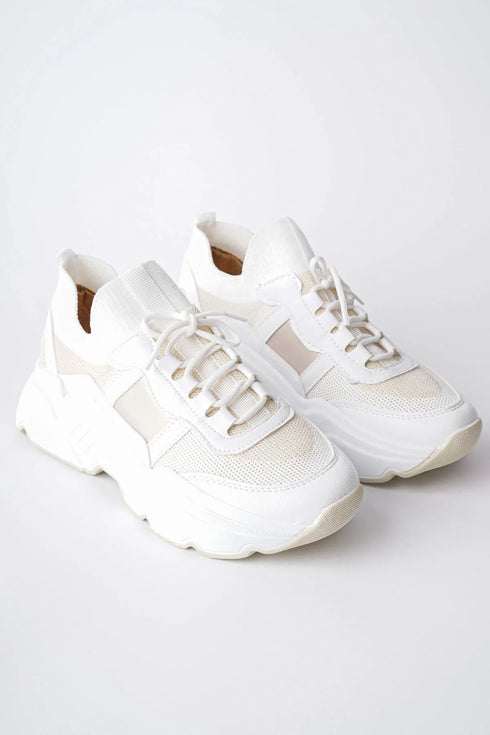 حذاء رياضي- أبيض