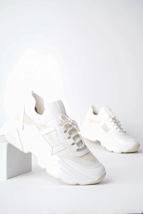 حذاء رياضي- أبيض