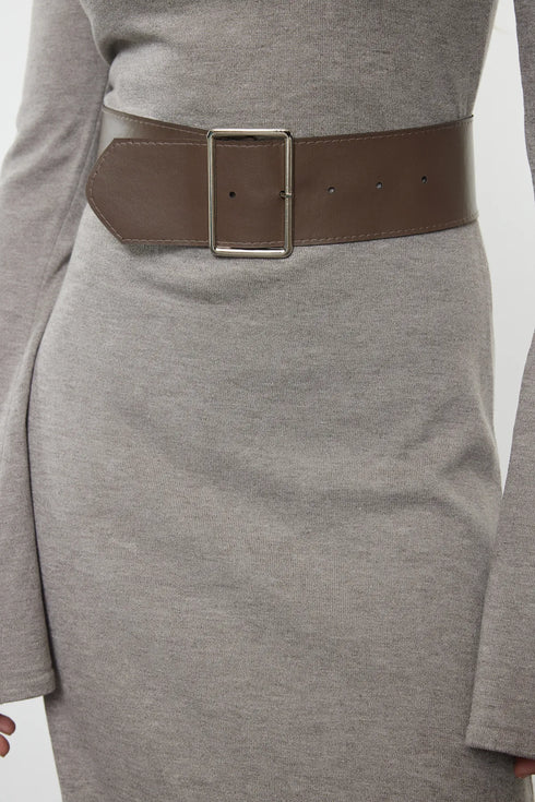 فستان طويل تريكو بحزام - بني