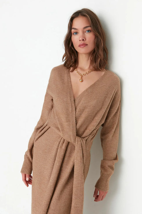 فستان تريكو طويل لون عسلي