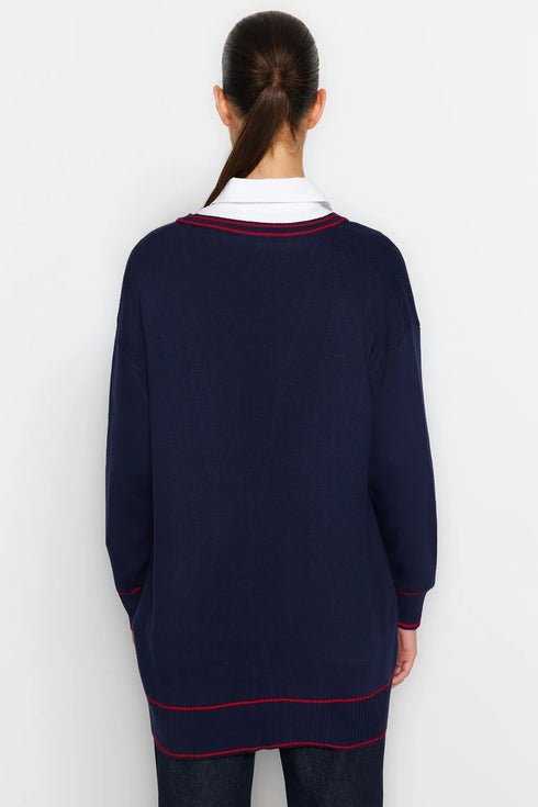 جرزة صوفية باللون الأزرق الغامق