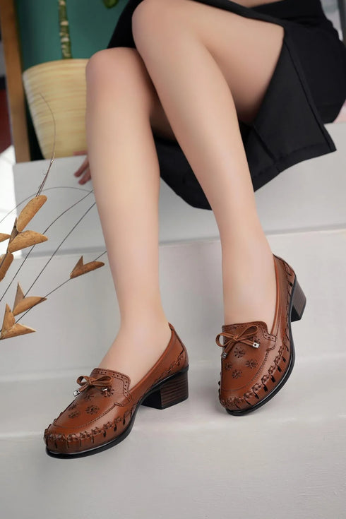 حذاء كاجوال جلد حقيقي - عسلي