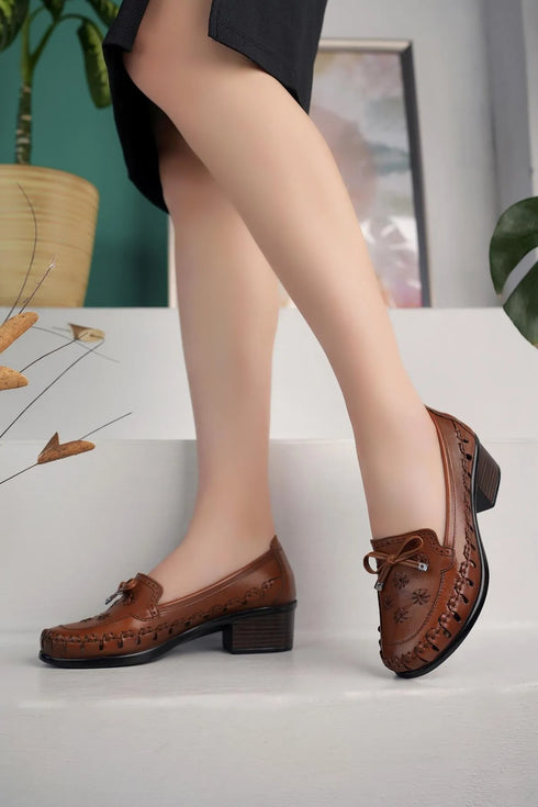 حذاء كاجوال جلد حقيقي - عسلي