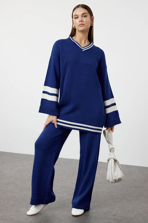 طقم تريكو مخططة لون أزرق غامق